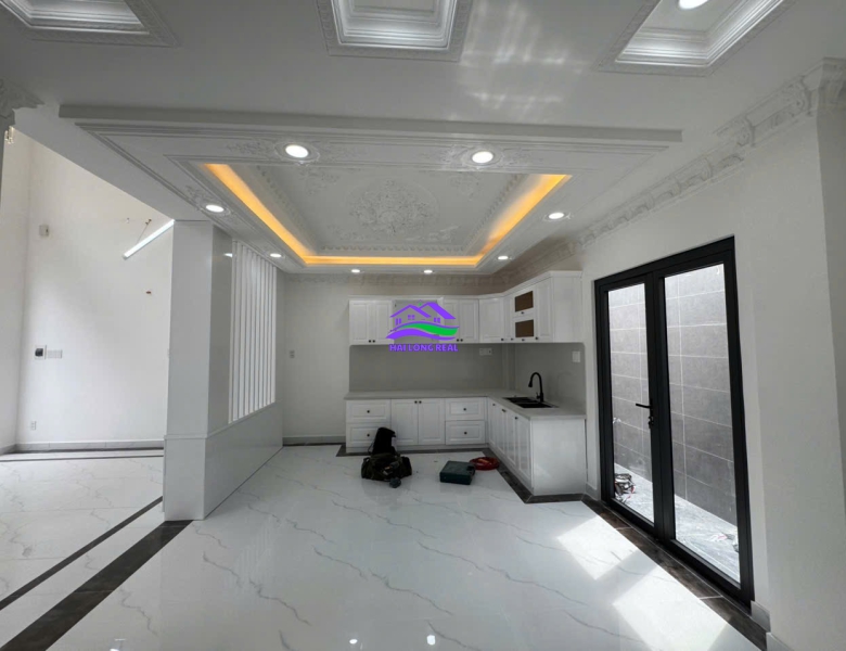 Nhà giá 7,2 tỷ ,1 lững+2 lầu+sân thượng,Đường 8m, khu Dân Cư Rạch Tôm, đường Lê Văn Lương, xã Nhơn Đức, Nhà Bè