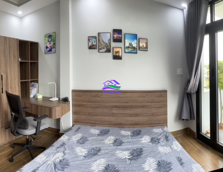 Nhà đất nhà bè chính chủ, nhà nội thất VIP, 7x14m, 4 tầng, Giá : 7,99ty