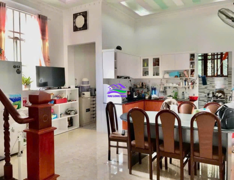 Nhà đường 8m, 154/ Nguyễn Văn Tạo, Giá: 5,6 tỷ, DT: 5x20m, 3 tầng xã Long Thới, Nhà Bè 
