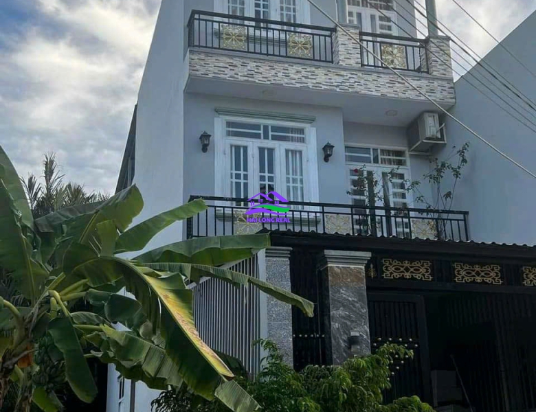 Nhà đường 8m, 154/ Nguyễn Văn Tạo, Giá: 5,6 tỷ, DT: 5x20m, 3 tầng xã Long Thới, Nhà Bè 