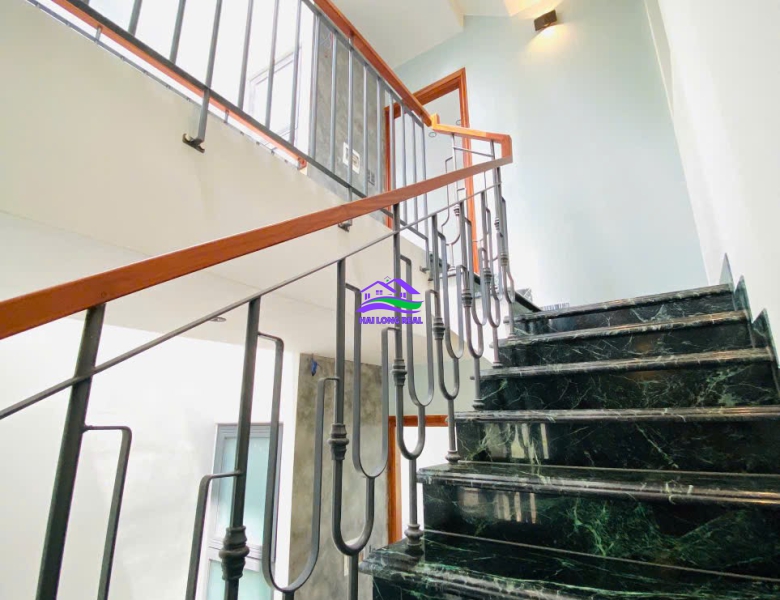Nhà đường 8m, Giá: 6,5ty, DT: 6,4*14m, 3,5 tầng, đường Nguyễn Bình, xã Nhơn Đức, Nhà Bè 