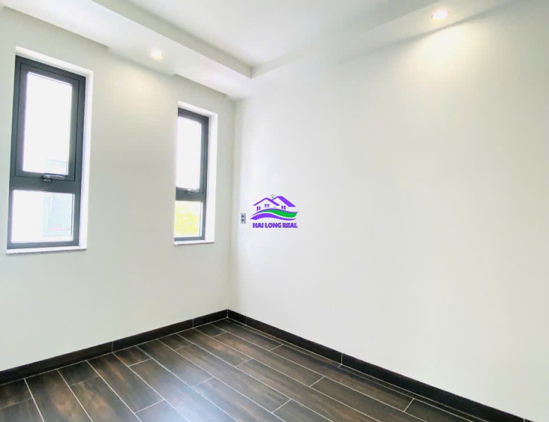 Nhà đường 8m, Giá: 6,5ty, DT: 6,4*14m, 3,5 tầng, đường Nguyễn Bình, xã Nhơn Đức, Nhà Bè 