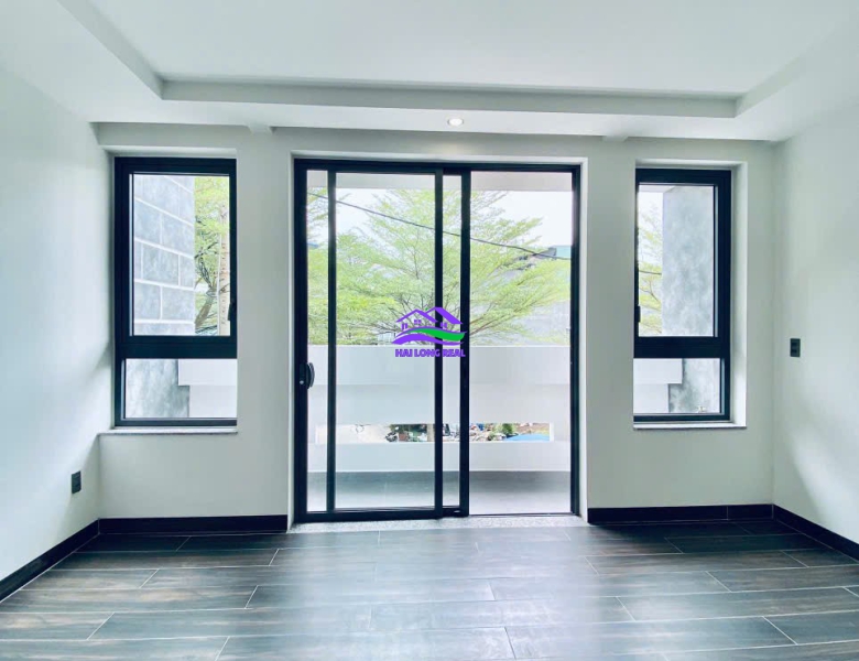 Nhà đường 8m, Giá: 6,5ty, DT: 6,4*14m, 3,5 tầng, đường Nguyễn Bình, xã Nhơn Đức, Nhà Bè 