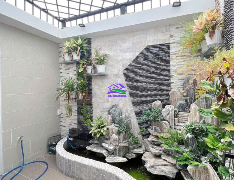 Nhà giá: 8,9ty, DT: 5*20m, 3,5 tầng, đường Huỳnh Tấn Phát, TT Nhà Bè 