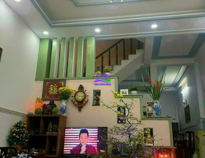 Nhà giá: 5,6ty, DT: 5*16m, 3 tầng, khu 274/ Nguyễn Văn Tạo, xã Long Thới, Nhà Bè 