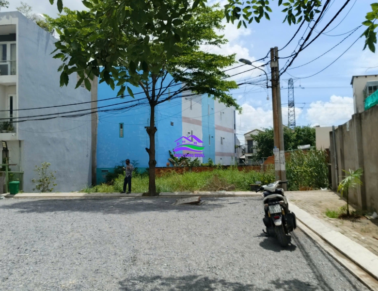 Đất góc giá: 7,2ty, DT: 12*16m, đường Nguyễn Bình, sau công an xã 