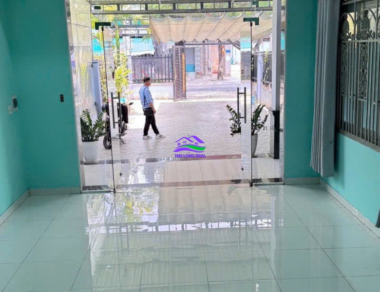 Nhà giá: 11ty, DT: 6*38m, 1 lầu, 5PN, mặt tiền đường Nguyễn Bình, Nhà Bè 3wc