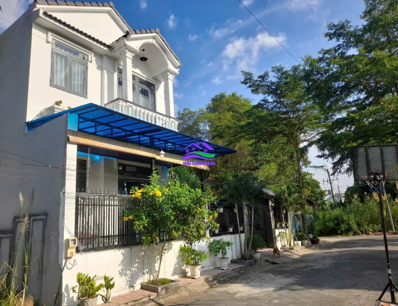 Nhà giá: 6,6ty, DT: ngang 18x dài 11m, 200m2, khu Ven sông Nguyễn Bình, Nhà Bè 