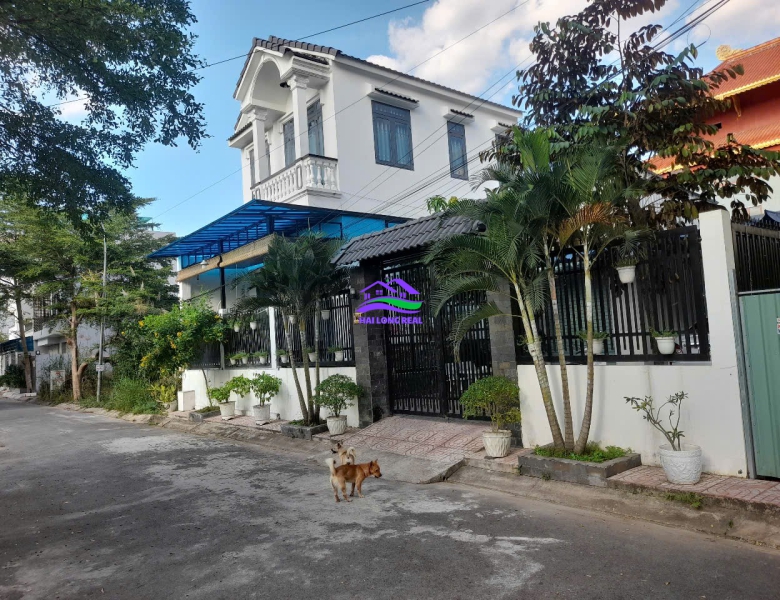Nhà giá: 6,6ty, DT: ngang 18x dài 11m, 200m2, khu Ven sông Nguyễn Bình, Nhà Bè 