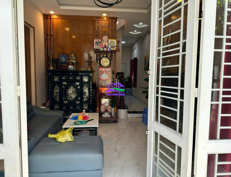 Nhà giá: 2,7ty, DT: 7,5*17m, 1 lầu + sân thượng, đường Lê Văn Lương, Nhà Bè 