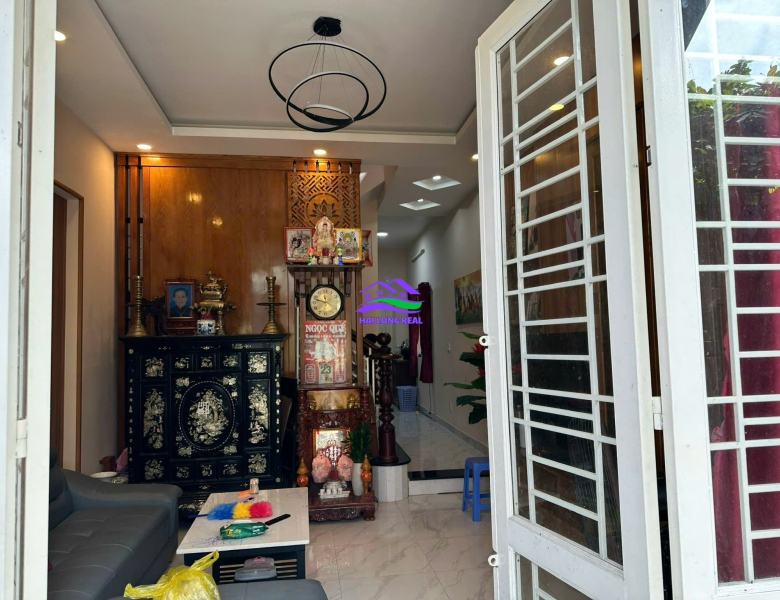 Nhà giá: 2,7ty, DT: 7,5*17m, 1 lầu + sân thượng, đường Lê Văn Lương, Nhà Bè 