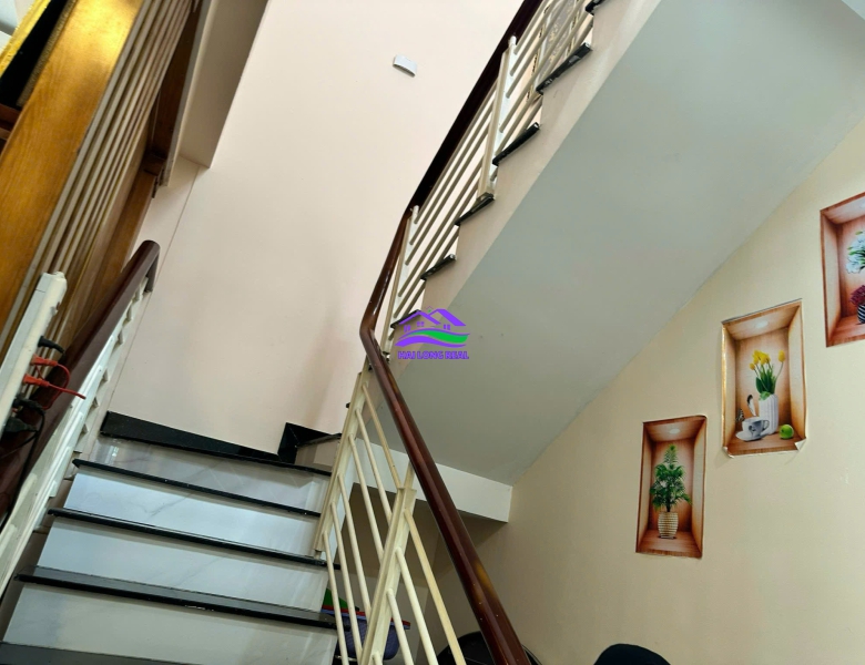 Nhà giá: 2,7ty, DT: 7,5*17m, 1 lầu + sân thượng, đường Lê Văn Lương, Nhà Bè 