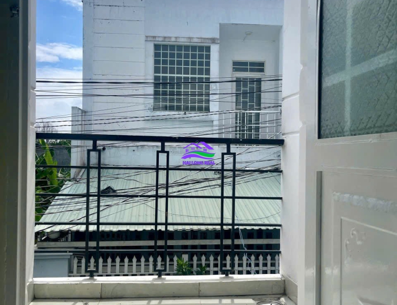 Nhà giá: 1,5ty, DT: 3*10m, 1 lầu, sổ riêng,đường Lê Văn Lương ( nối dài), xã Long Hậu, Long An 