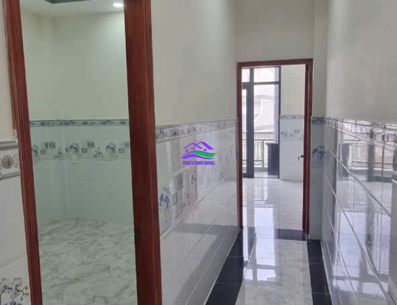 Nhà mặt tiền Lê Văn Lương, giá: 5,8ty, DT: 4*30m, 1 lầu, Long hậu, lòng an