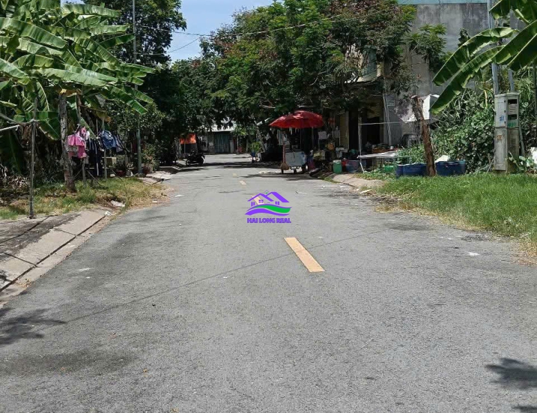Đất giá: 2,5ty, DT: 5*18m, đường D9 (14m), khu Nam Sài Gòn - Long Hậu, cạnh KCN Long Hậu và siêu dự án T-T 