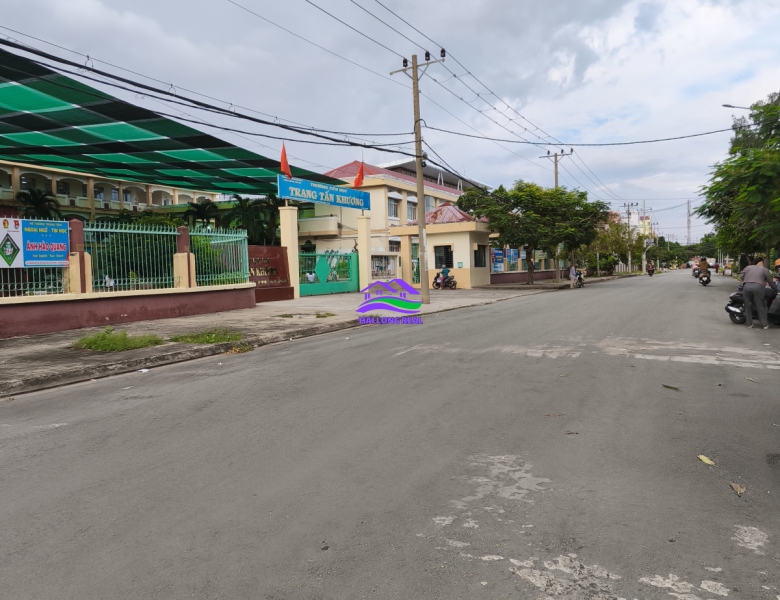 Đất đường 16m, 512/ Nguyễn Văn Tạo, Giá: 38tr/m2, DT: 8x25m,xã Long Thới, Nhà Bè 