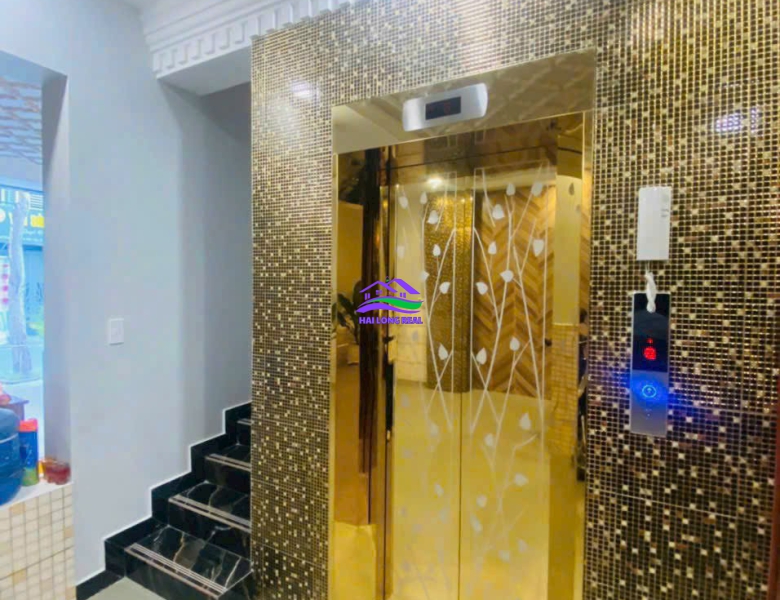 Khách sạn giá: 28,5ty, DT: 7x19m, 5 tầng, đường 12m, khu CÔNG ÍCH đường Phạm Hữu Lầu, Quận 7.