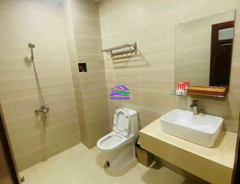 Khách sạn giá: 28,5ty, DT: 7x19m, 5 tầng, đường 12m, khu CÔNG ÍCH đường Phạm Hữu Lầu, Quận 7.