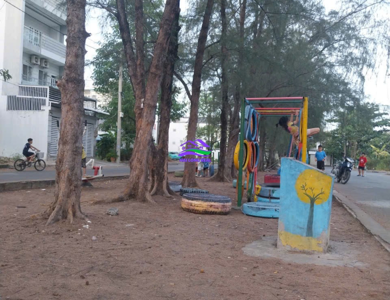 Bán đất 274/Nguyễn Văn Tạo, giá: 33tr/m2, diện tích: 12x24m, xã long thới, nhà bè