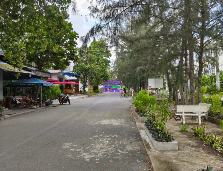 Đất 126/NGUYỄN VĂN TẠO, 12x18m, Giá: 40tr/m2, nhà bè 