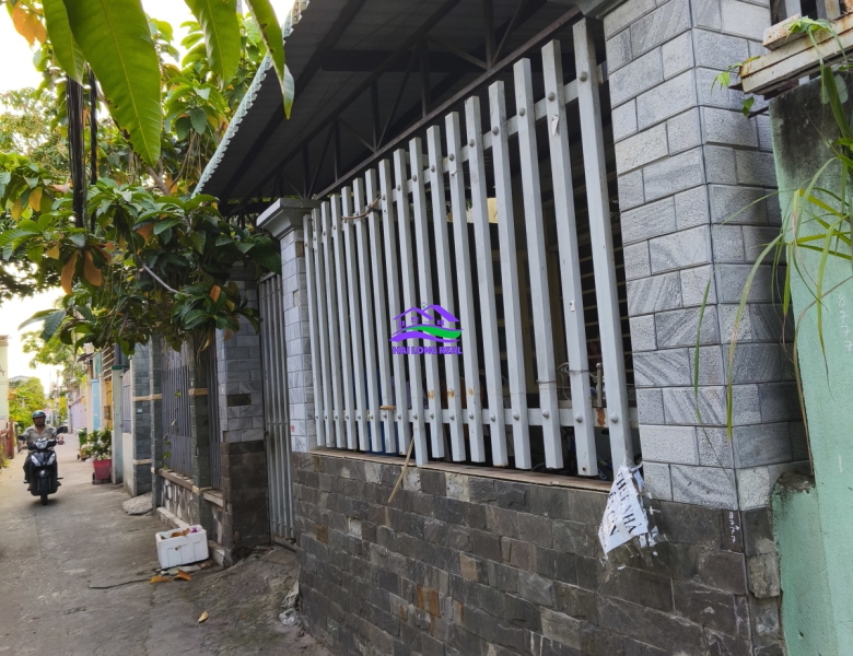 Nhà 2 mặt tiền trước sau, 5,5x22m, Giá: 3,6ty, đường Huỳnh Tấn Phát, xã Phú Xuân, Nhà Bè 