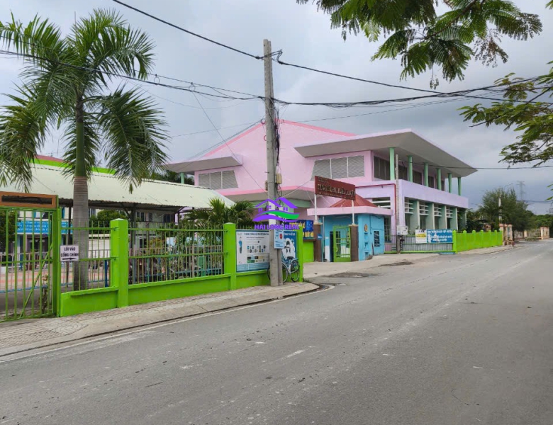 Nhà đường 12m, Lê Thị Tám, Giá: 8,8 tỷ, DT: 7,5x26m, 198m2, 1 lầu, xã Nhơn Đức, Nhà Bè 