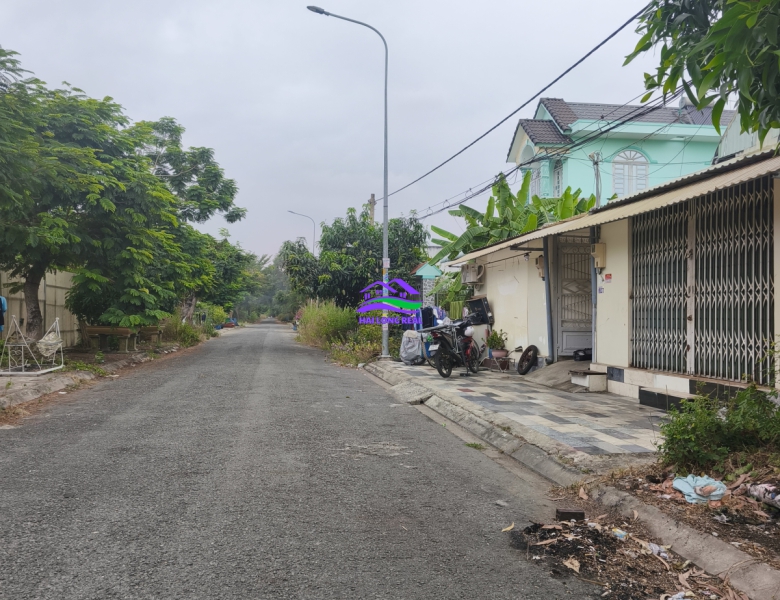 Nhà trọ đường 12m, Giá: 5,5ty, 11ty, DT: 6,x25m, 12x25m, khu 526/ Nguyễn Văn Tạo, xã Long Thới, Nhà Bè 