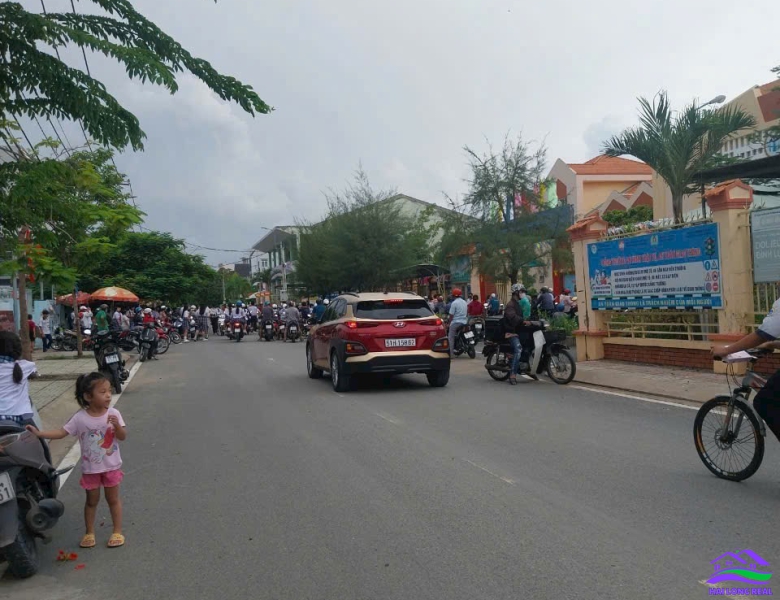 HAILONGREAL: Đất 28HA, Giá: 33tr/m2, DT: 10*20m, đường D11