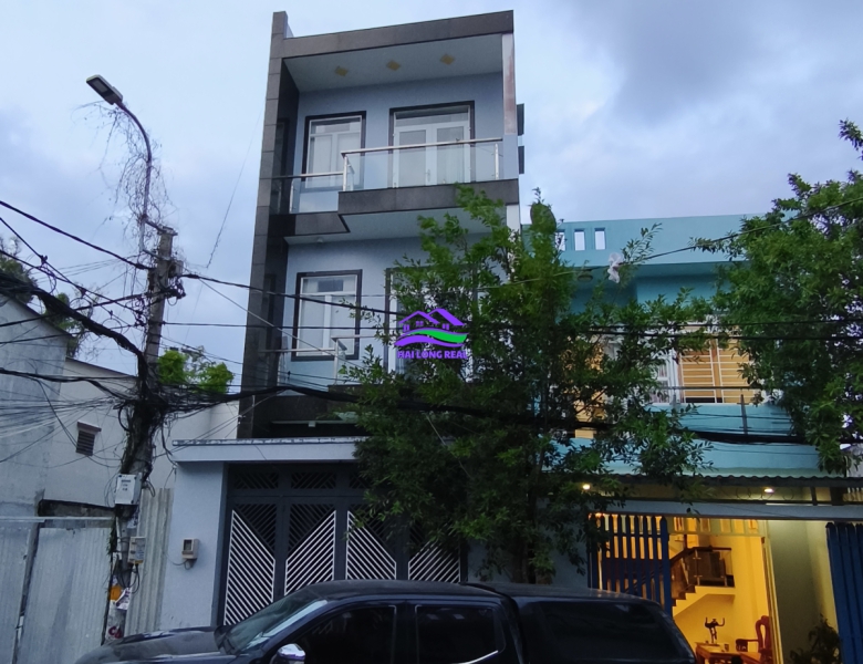 Nhà đường 8m, vào 30m, Giá: 6,5ty, DT: 5x18m, 3,5 tầng 1632/ Lê Văn Lương, xã Nhơn 