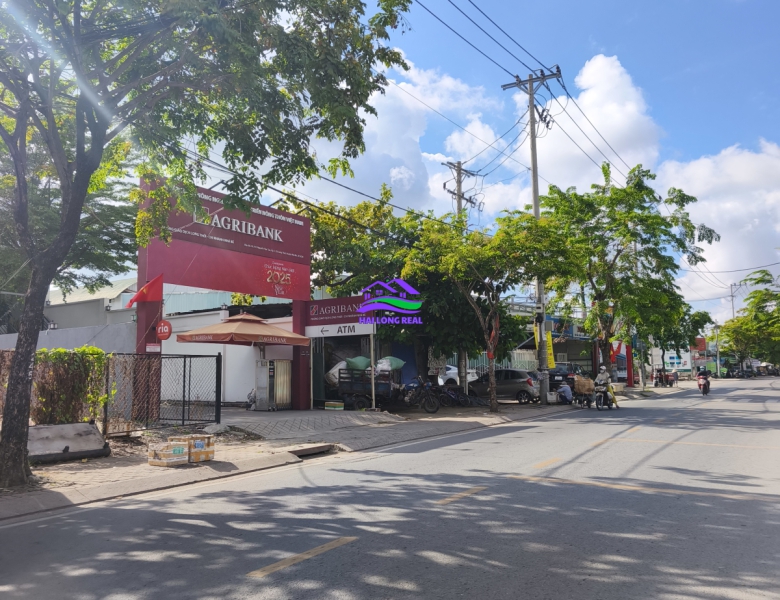 Nhà nát mặt tiền Nguyễn Văn Tạo, Giá: 19ty, DT: 1100m2, thổ cư 155m2, xã Long Thới, Nhà Bè 