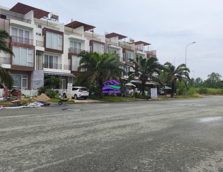 Đất giá: 3,6ty, DT: 5*20m, Nền 48- đường 20m, khu Thái Sơn,- Long Hậu 