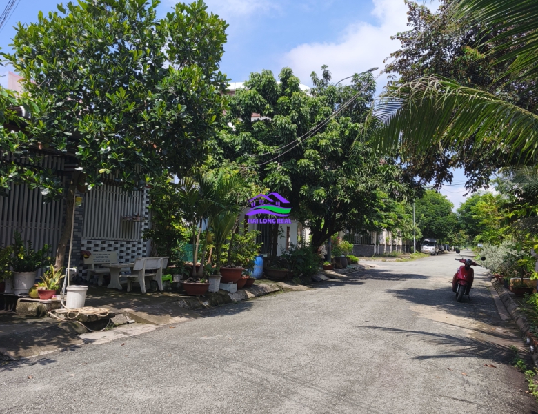 Đất giá: 4,6ty, DT: 5*28m, đường 12m, khu 526/ Nguyễn Văn Tạo, xã Long Thới, Nhà Bè 