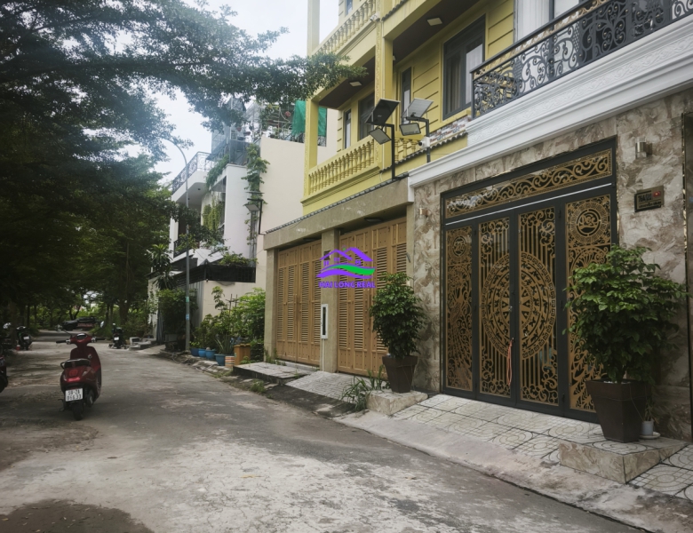 Nhà giá: 5,8ty, DT: 7,3*11m, 3 tầng, đường Nguyễn Bình, Nhà Bè 