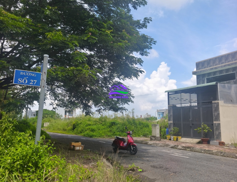 2 lô đất liền kề, Giá: 2,4ty/lô, DT: 5*20m, khu E7-45,46 - đường số 30- Thái Sơn, Long Hậu, Long An 
