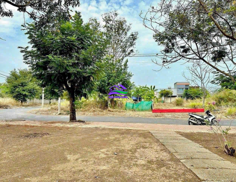 Đất giá: 2.5TY, DT: 5x20m, view công viên, lô C1-61, đường số 17, khu Thái Sơn, Long Hậu