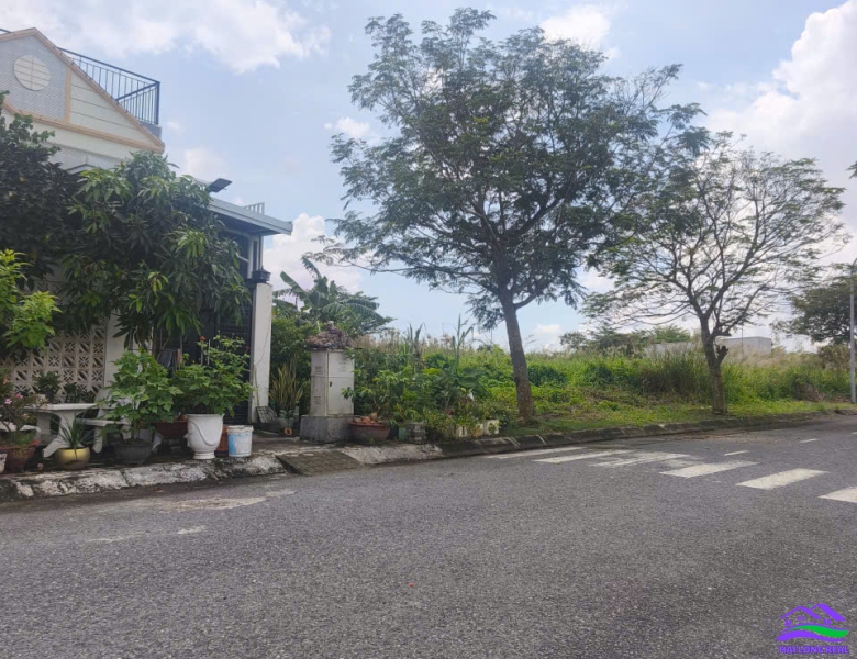 nhà giá: 3.2ty, DT: 5x20m, đường số 1 (20m), khu Thái Sơn, Long Hậu.