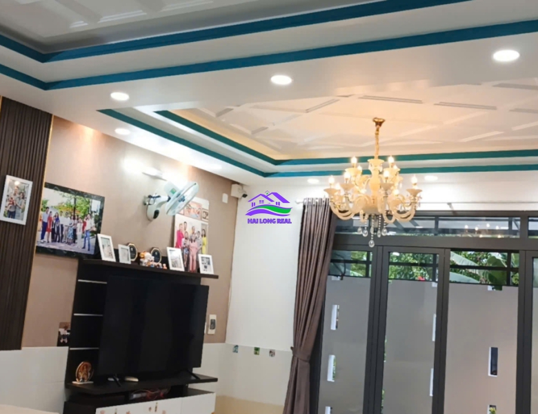 Nhà giá: 5,8ty, DT: 7,3*11m, 3 tầng, đường Nguyễn Bình, Nhà Bè 