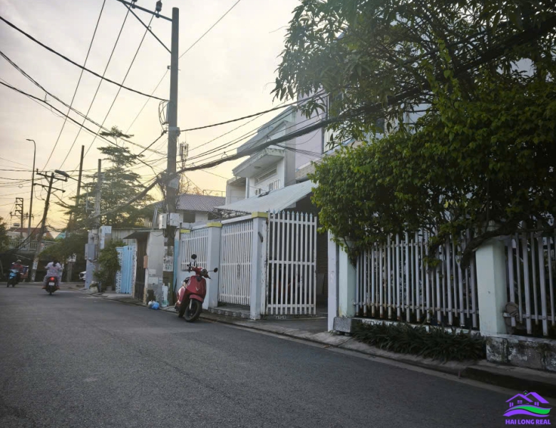 HAILONGREAL: Nhà 8x38m, 280m2, 1 lầu, giá: 9,9 tỷ, đường Nguyễn Bình, nhà bè