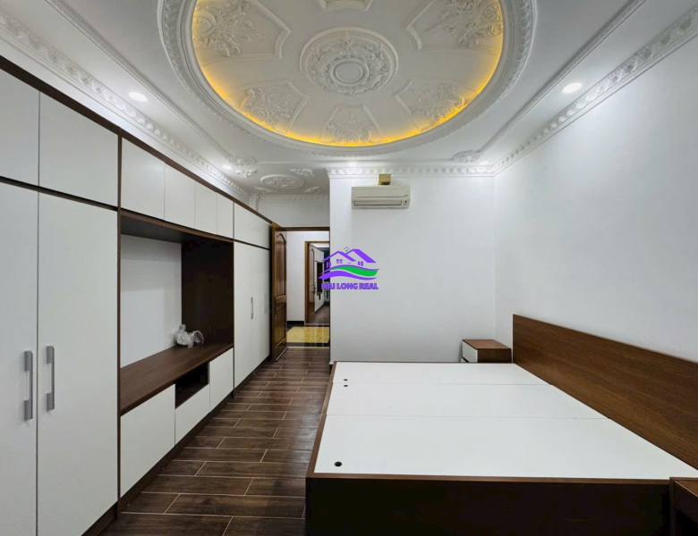 Nhà giá: 6.85 tỷ, DT: 4x26m, 3 lầu. đường 12m, khu 126/ Nguyễn Văn Tạo, xã long thới, nhà bè