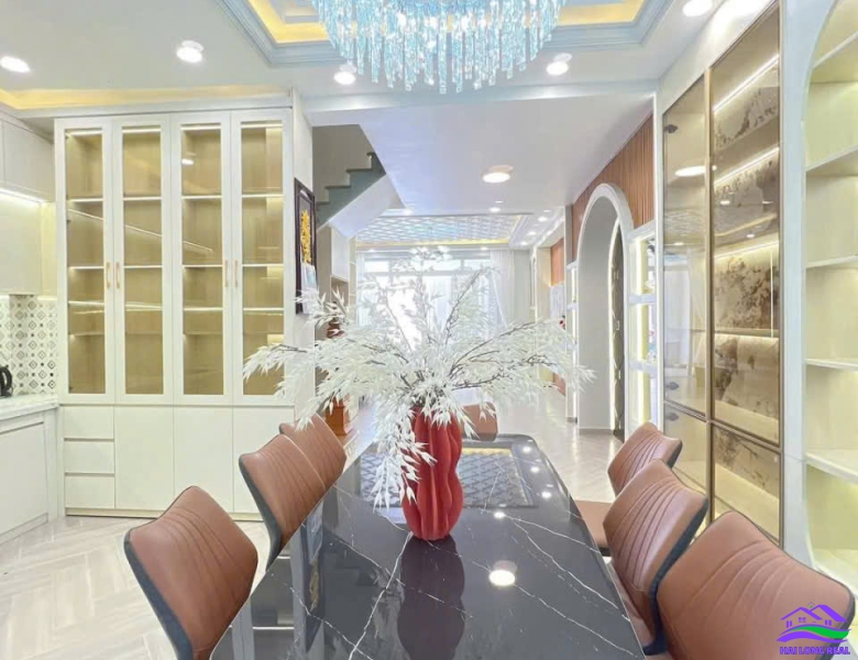 HAILONGREAL: Nhà giá: 8,6ty, DT: 5,5*15m, 3,5 tầng, khu 824/4 Huỳnh Tấn Phát, P. Tân Phú, Q7 