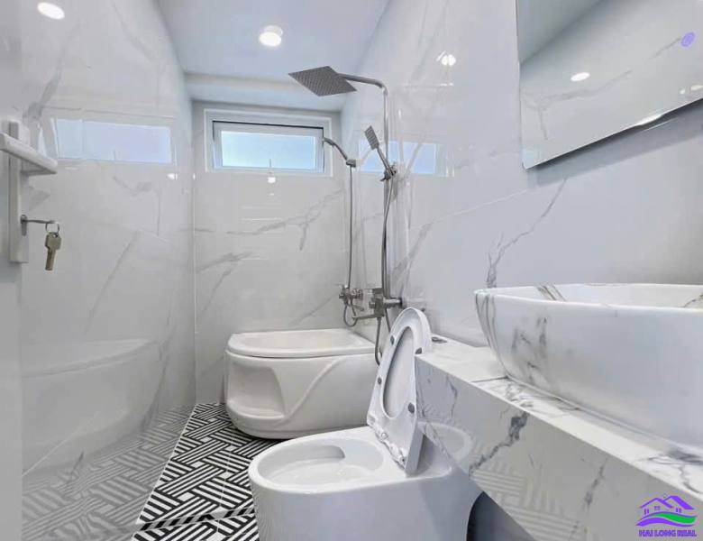 HAILONGREAL: Nhà giá: 8,6ty, DT: 5,5*15m, 3,5 tầng, khu 824/4 Huỳnh Tấn Phát, P. Tân Phú, Q7 