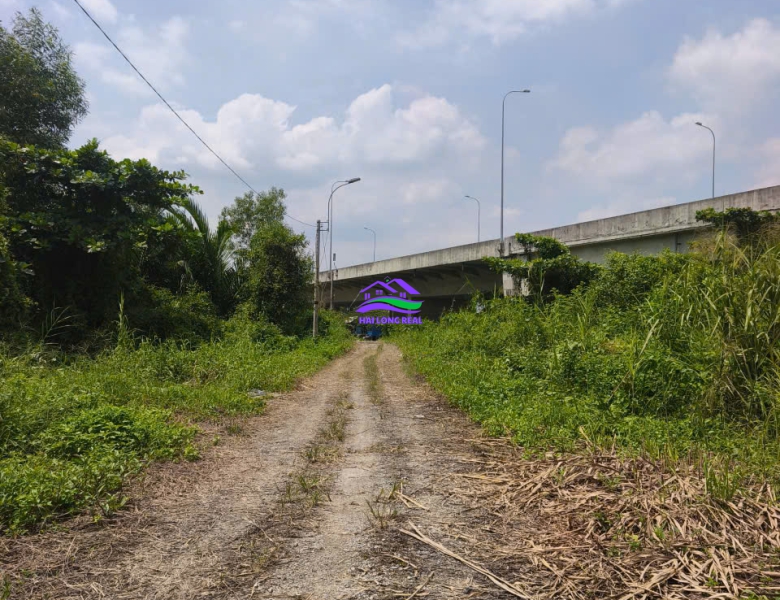 Đất đường đá 6m, Giá: 4tr/m2, DT: 2440m2, ngang 75m, dài 30m, đường lê văn lương vào 30m, xã nhơn đức, nhà bè