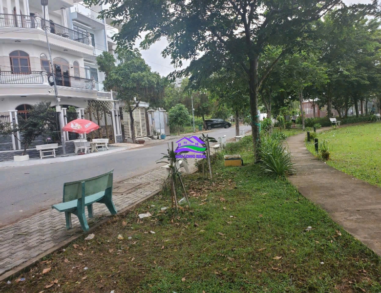 Đất góc giá: 7.8ty, DT: 7x16m, đường N1, khu GREEN RIVERSIDE, huỳnh tấn phát, TT nhà bè. 
