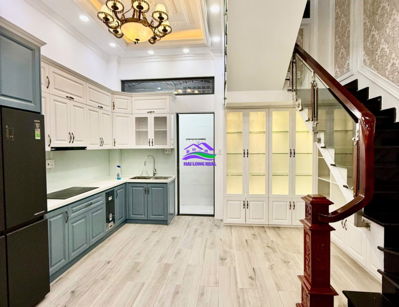 nhà giá: 6.85ty, DT: 4.8x11m. 3 tầng. khu 2295/ Huỳnh Tấn Phát, TT nhà bè