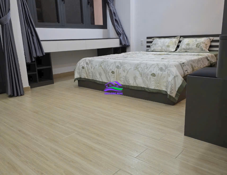 nhà đường 10m, giá: 6.9ty, DT: 5x11m, 4.5 tầng. khu 2295 huỳnh tấn phát, TT nhà bè