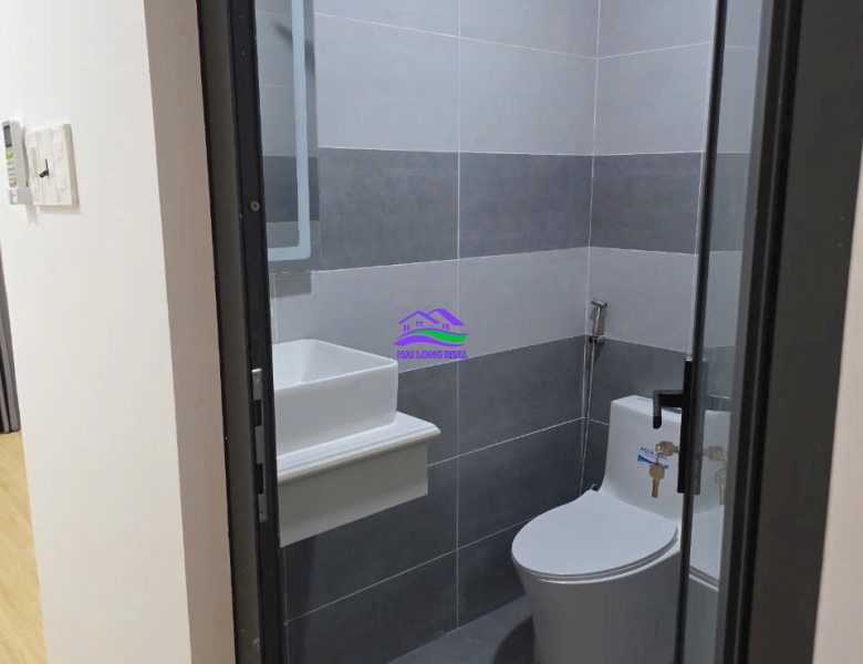 nhà đường 10m, giá: 6.9ty, DT: 5x11m, 4.5 tầng. khu 2295 huỳnh tấn phát, TT nhà bè