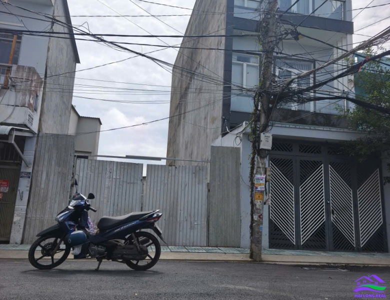 HAILONGREAL: Nhà đường 8m, vào 30m, Giá: 6,5ty, DT: 5x18m, 3,5 tầng 1632/ Lê Văn Lương, xã Nhơn 