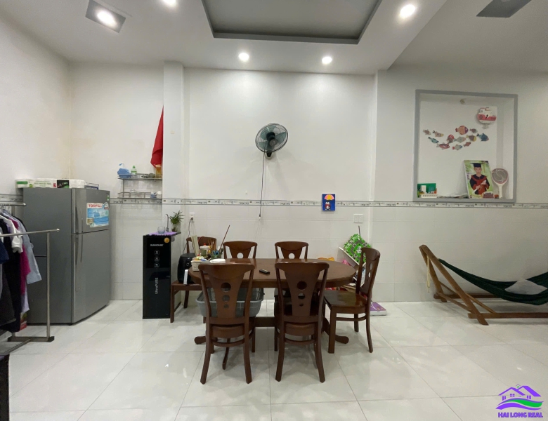 HAILONGREAL: NHÀ GIÁ: 4.2TY, DT: 93M2, 1 LẦU, 403/ NGUYỄN VĂN TẠO, VÀO 30M